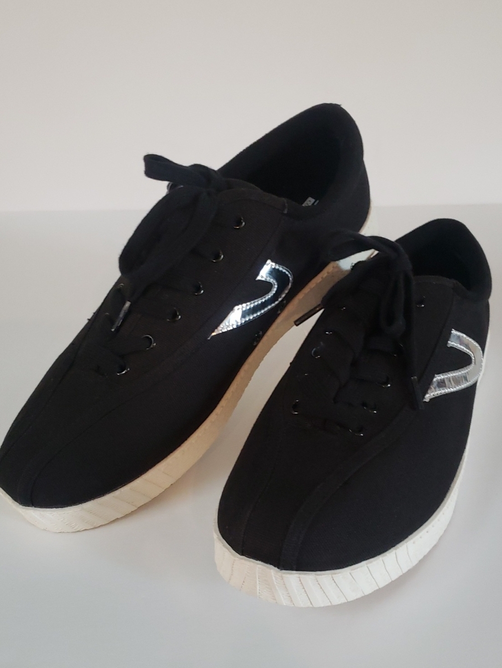 Tretorn Nylite Black NWT Comfort Sneakers
